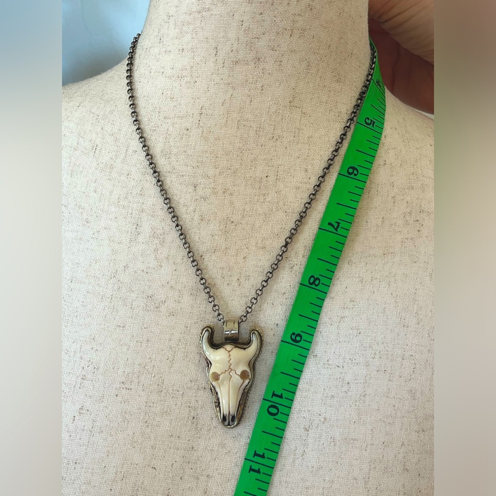 Bison Skull pendant carved bone & silver necklace hand made - Picture 9 of 9